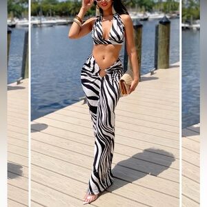 Fashion Nova Black and White Zebra Maxi Skirt